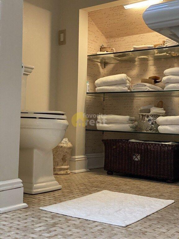 Foto del edificio - 4 bedroom in Eastport NY 11941