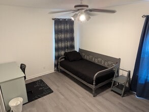 Building Photo - 3814 Starhill Dr