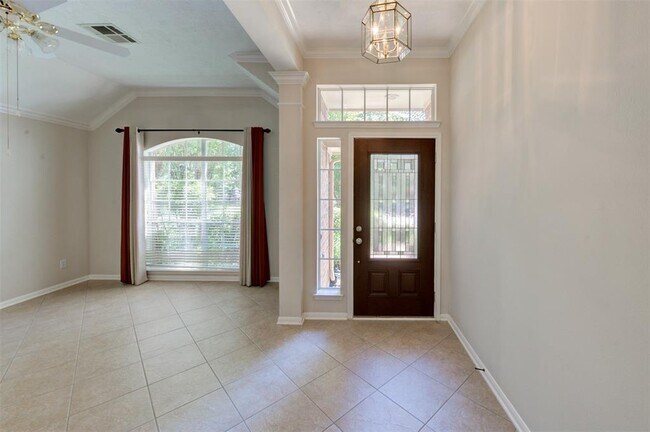 Building Photo - 9026 Robinhoods Well Dr