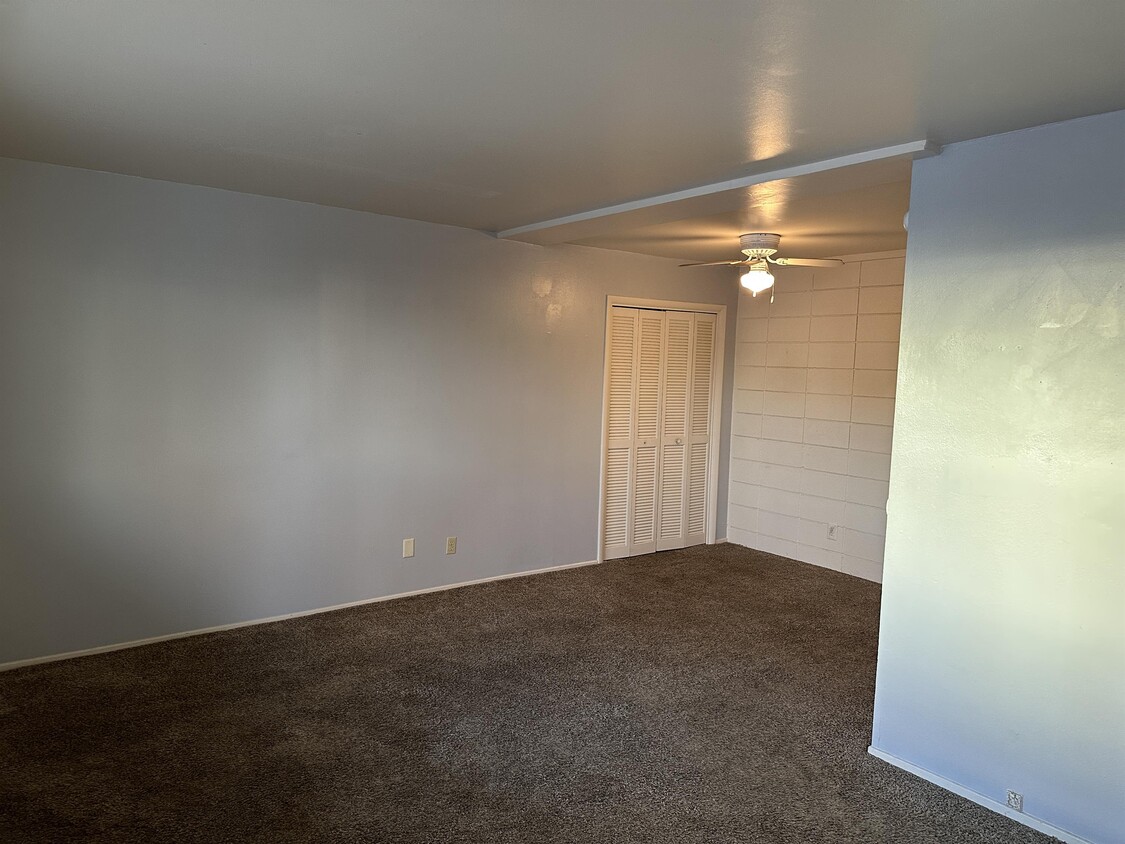 Primary Photo - 158 Irwin Dr