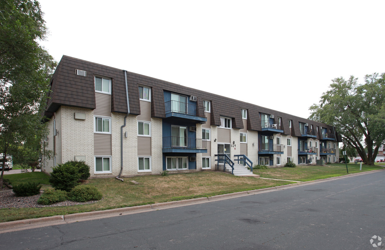 Primary Photo - Apartments on 6th Avenue