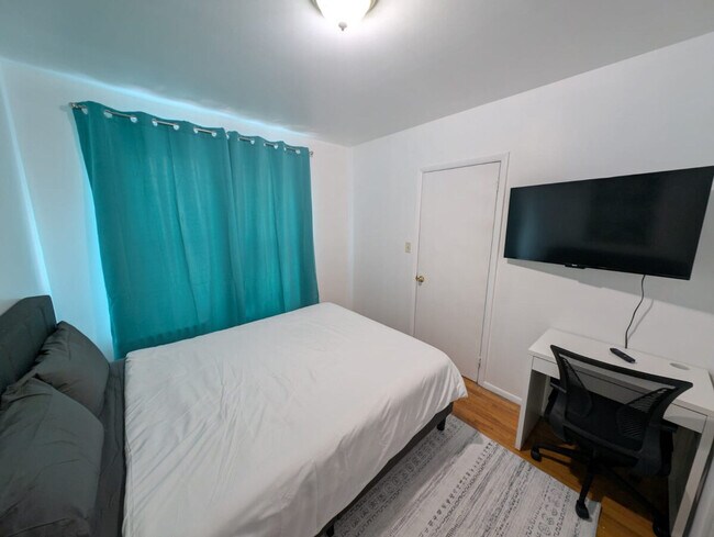 Foto del edificio - 315 E 95th St