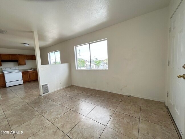 Foto del edificio - 1321 W Vogel Ave