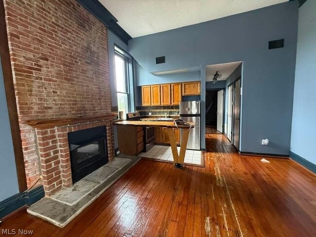 Building Photo - 3645 Prospect Ave E