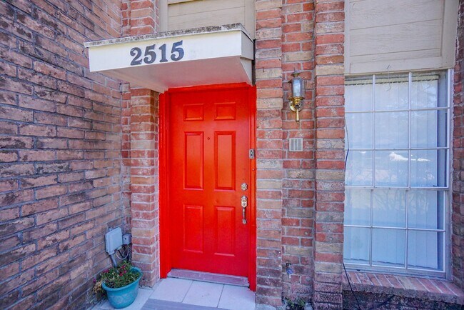 Foto del edificio - 2515 Oak Hill Dr