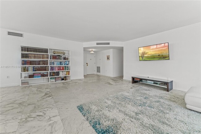 Foto del edificio - 5640 Collins Ave
