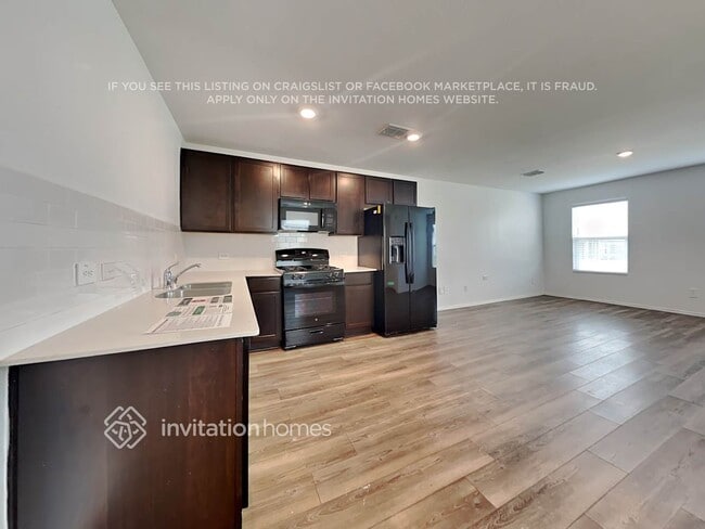 Building Photo - 2929 Greenhorn Ave