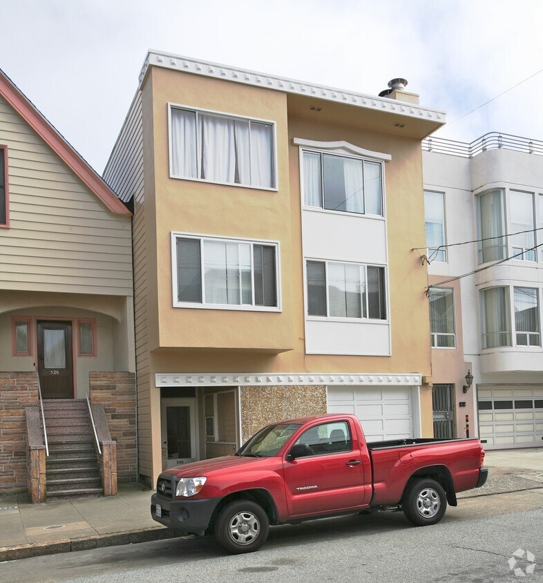Building Photo - 530 8th Ave