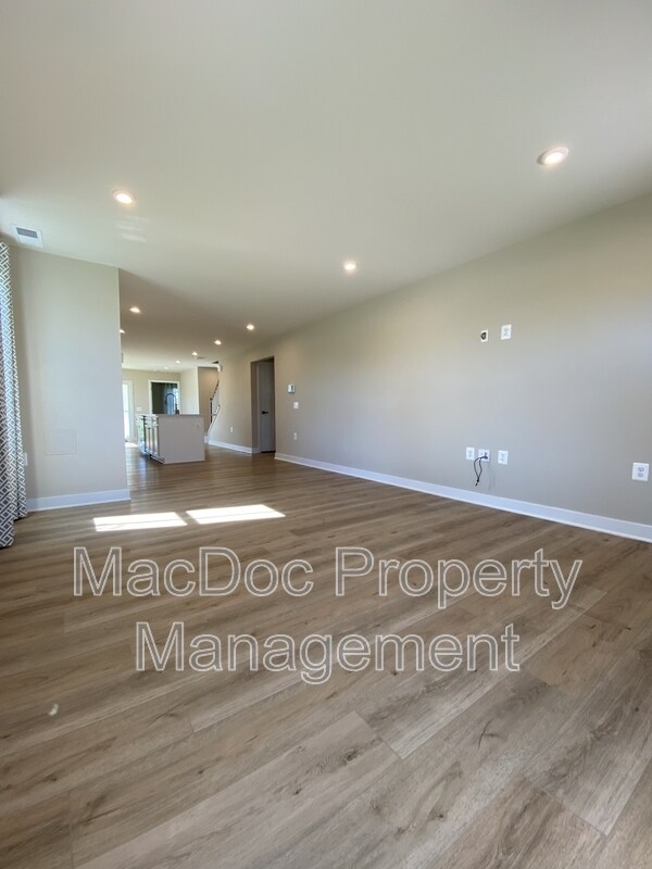 Foto del edificio - 18422 Centennial Cir