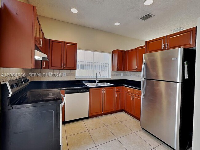 Building Photo - 3100 N 36th Ave