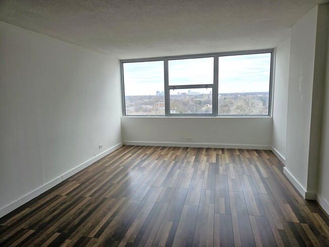 Foto del edificio - 7234 W North Ave
