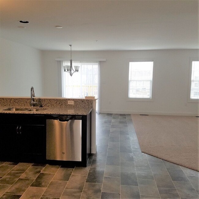 Foto del edificio - Luxury Townhome!