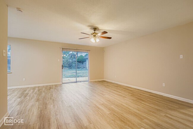 Building Photo - 413 Lindo Dr