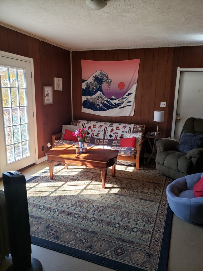 Foto del edificio - 1255 Old Bristol Rd