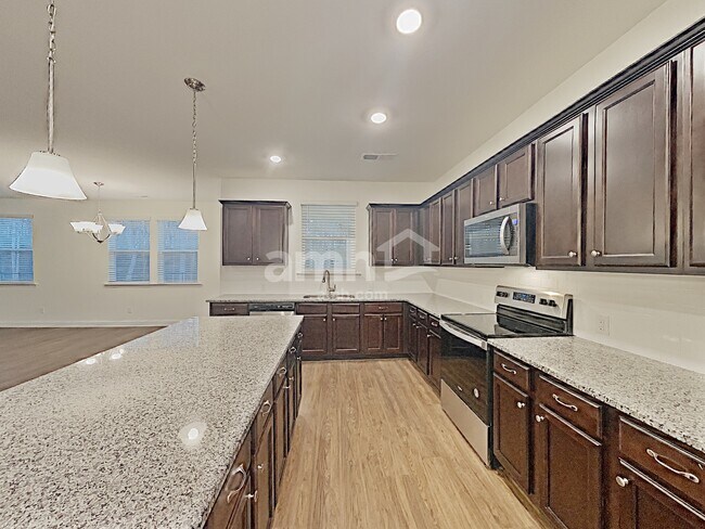 Building Photo - 331 Elmhurst Drive