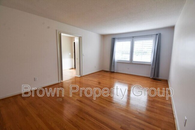 Foto del edificio - 2417 Dartmouth Dr
