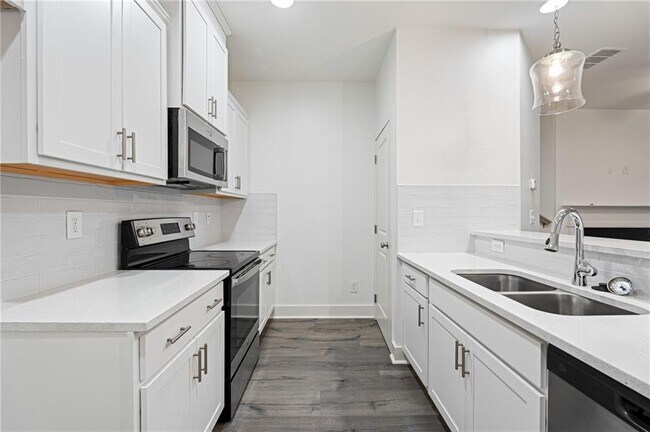 Foto del edificio - 5820 Calle Vis Dr