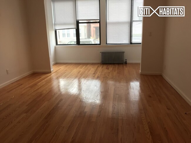 Foto del edificio - 3-10 Astoria Blvd.