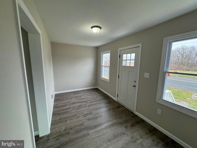 Building Photo - 113 N Hook Rd