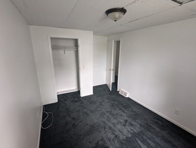 Bedroom 2-2 - 1613 Iowa Ave
