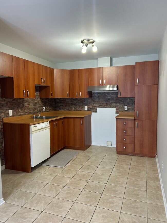 Building Photo - 579 Rue De Sainte-Maxime