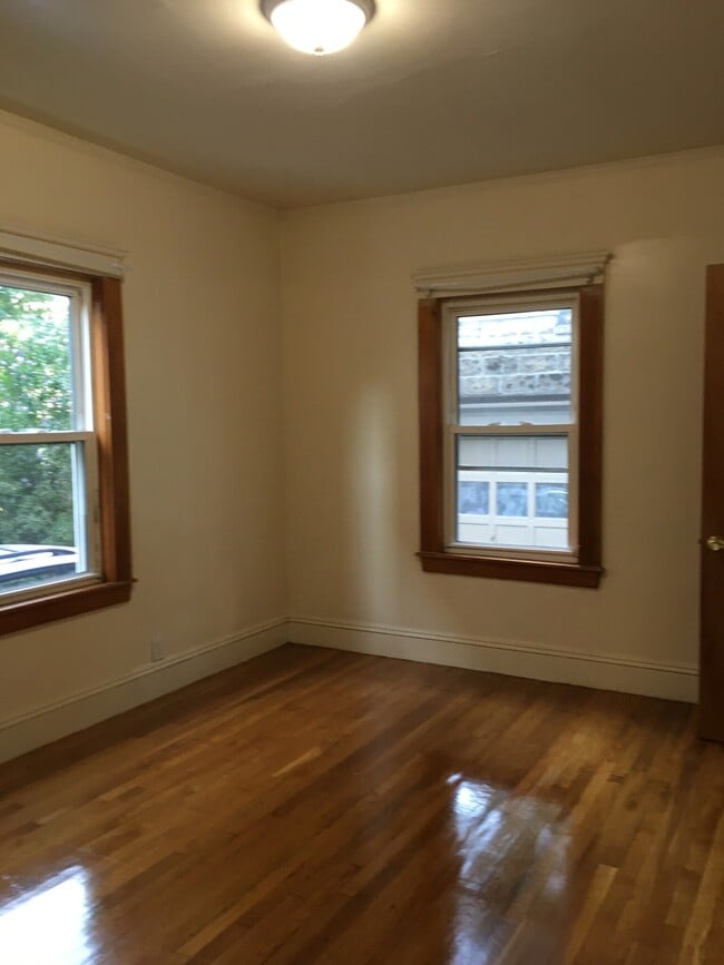 Building Photo - 3965 Washington St