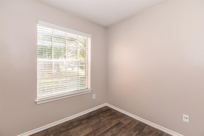 Building Photo - 8301 Boat Club Rd