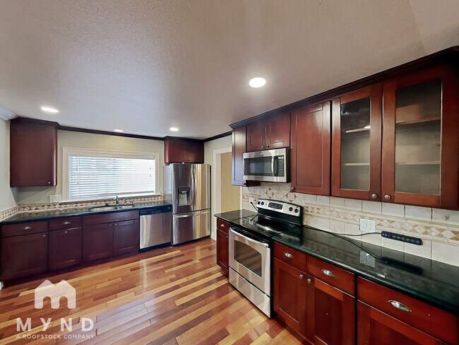 Foto del edificio - 10305 Wunderlich Dr