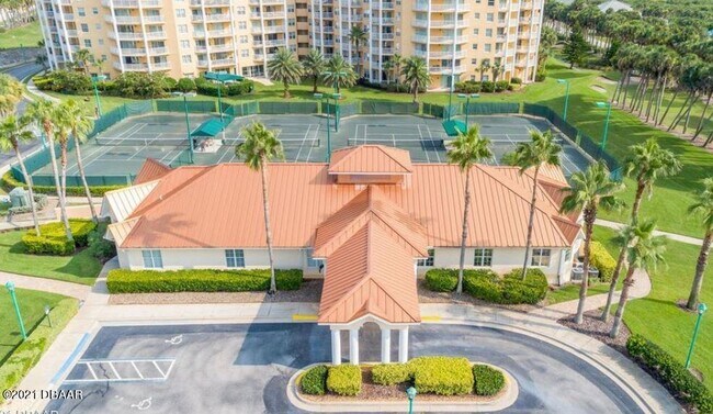 Building Photo - 4650 Links Village Dr