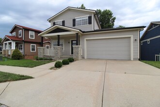Building Photo - 3733 S Thompson Cir