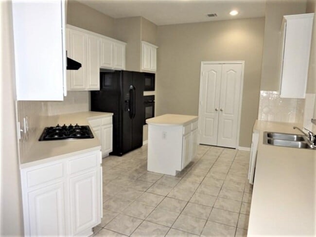 Building Photo - 1806 Arrowhead Ct