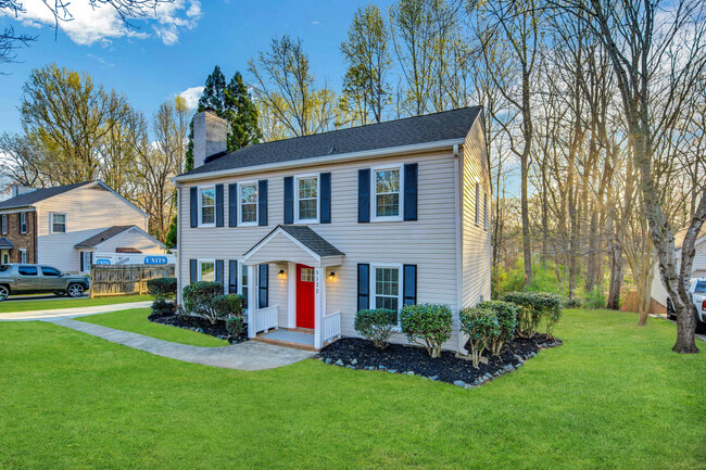 Building Photo - 5122 Chestnut Lake Dr
