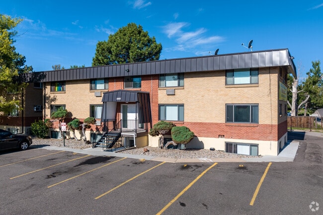 Exterior - Chatfield Lake Apts.