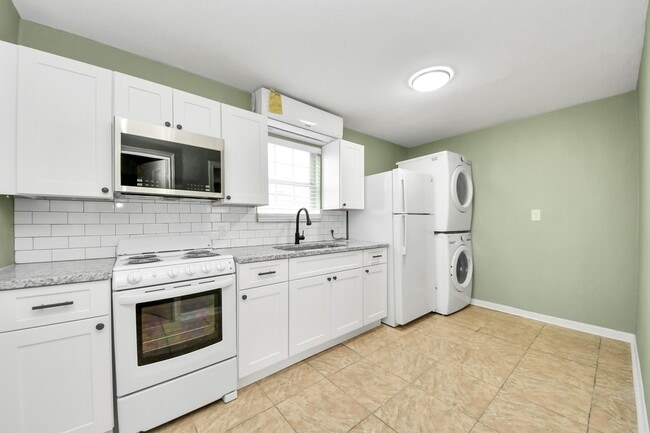 Building Photo - 4102 Engelke St