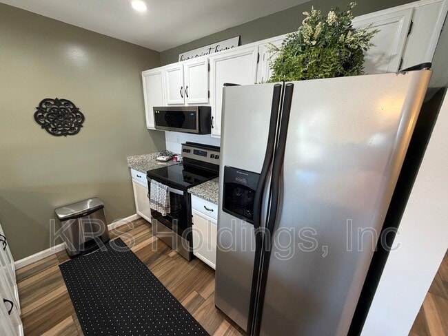 Foto del edificio - 4220 MacArthur Rd