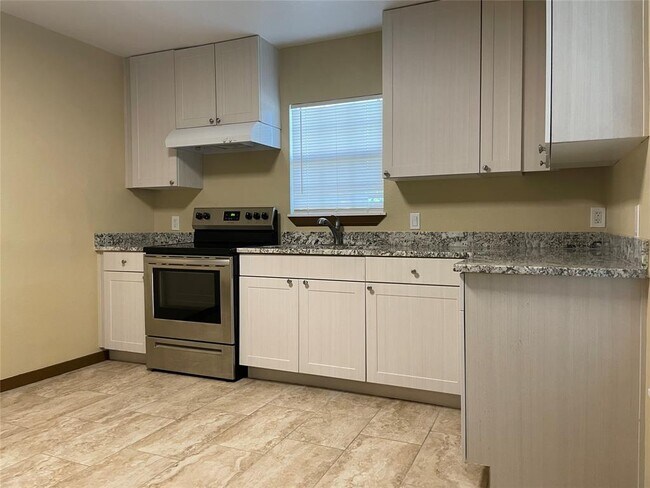 Foto del edificio - 3626 Carpenter Ave