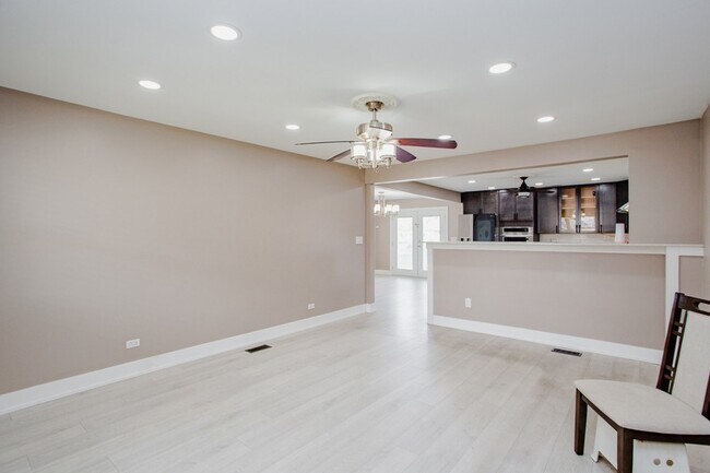 Foto del edificio - 720 Durham Ln