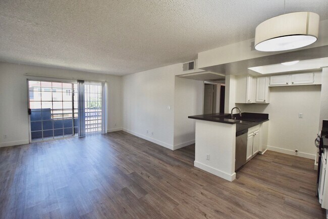 Building Photo - 11416