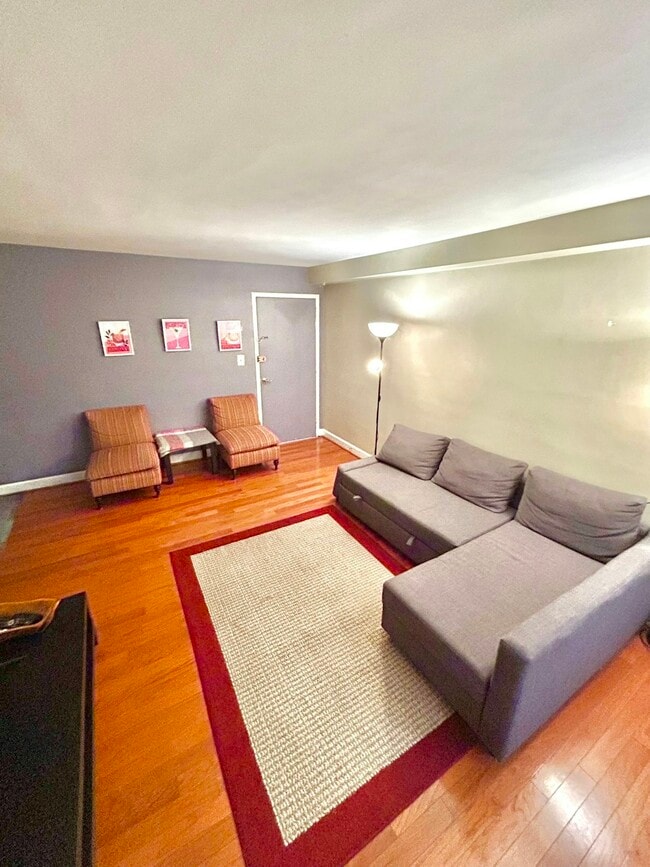 Foto del edificio - 2036 N Woodrow St