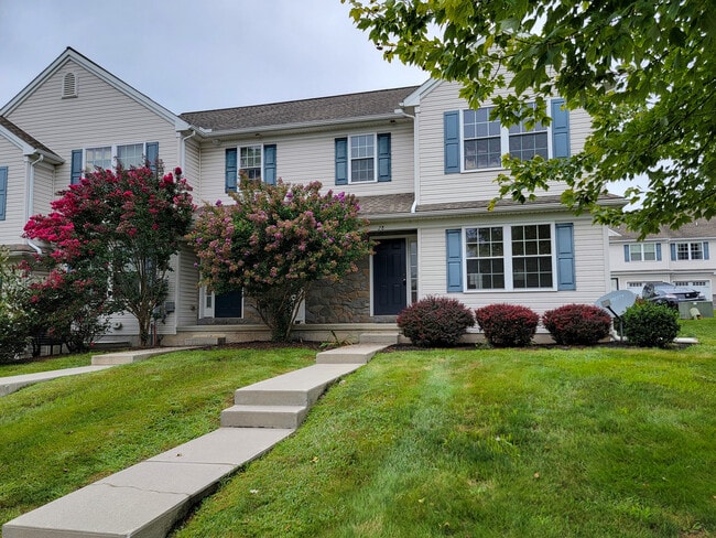 Building Photo - 28 Bradford Dr