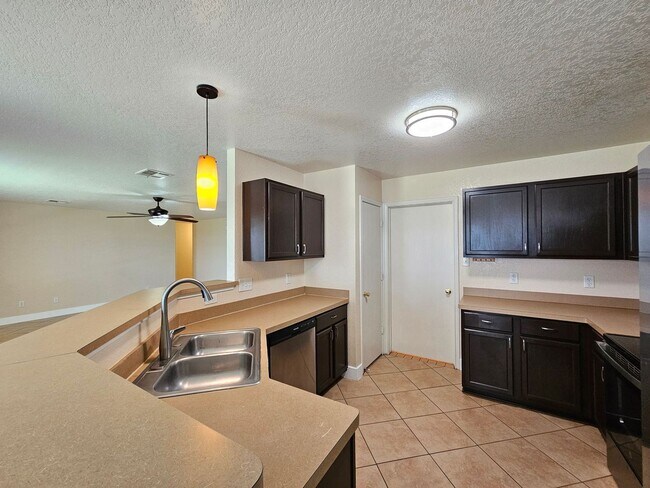 Building Photo - 5106 Holster Dr