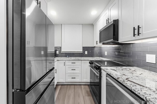 Building Photo - 3545 S Ocean Blvd