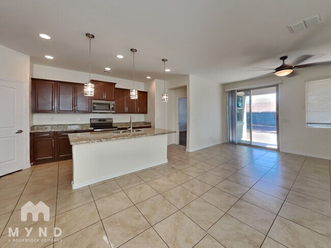 Building Photo - 35167 N Braeden Dr