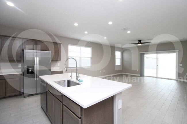 Foto del edificio - 1485 W Highland Rd