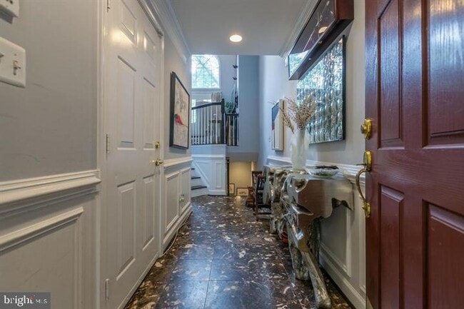 Building Photo - 2519 Gadsby Pl