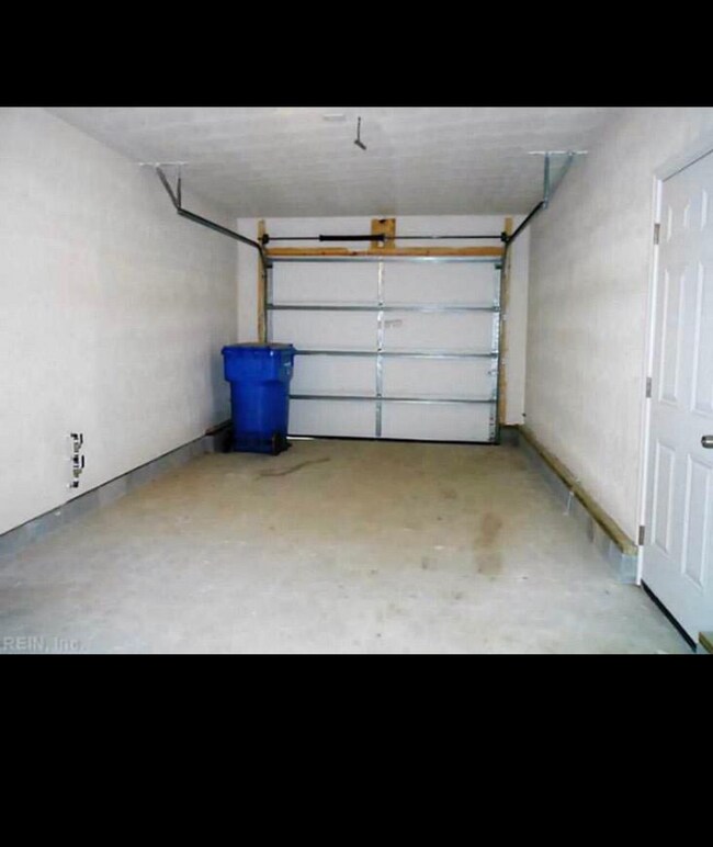 Building Photo - 3406 Bainbridge Blvd