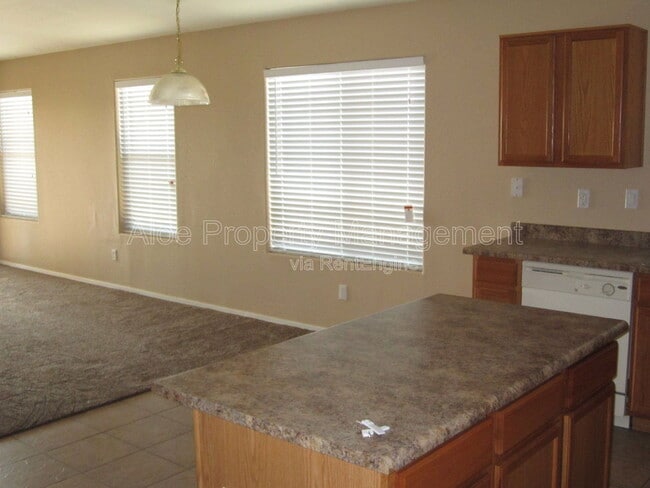 Foto del edificio - 18671 N Madison Rd