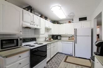 Building Photo - 303 Gage Blvd