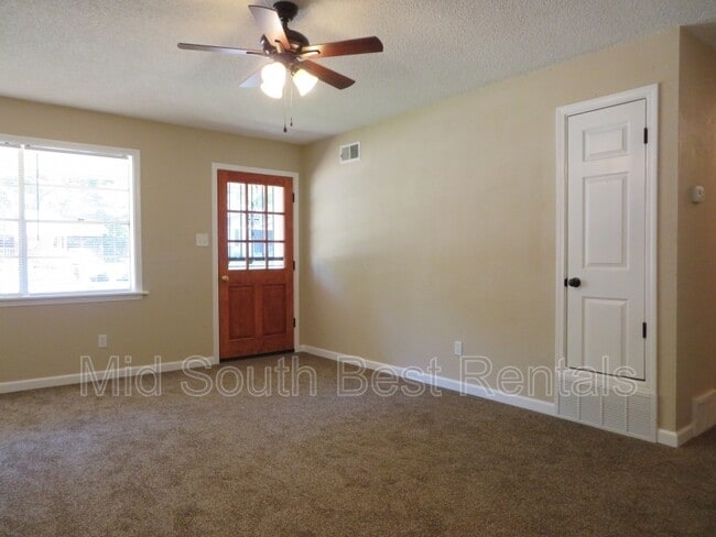Building Photo - 4767 Bluff Wood Cove