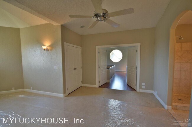 Building Photo - 4 br, 3 bath House - 2711 NE Yellow Ribbon...